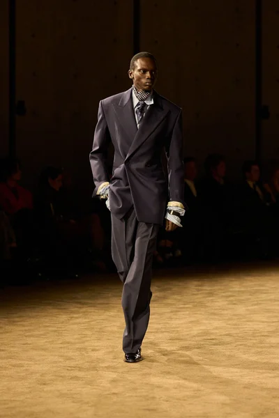 Look 23